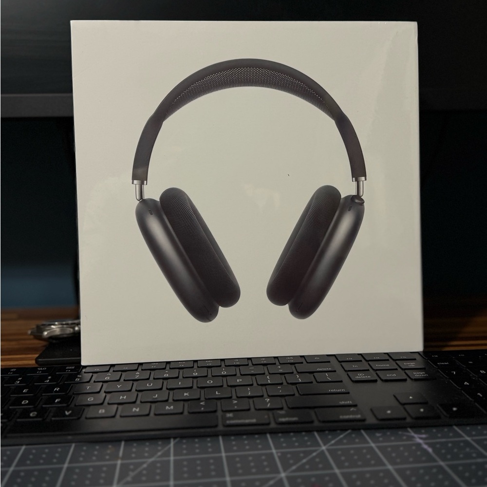 Apple AirPod Max in Black Lets make a Deal 💸🤝🏼